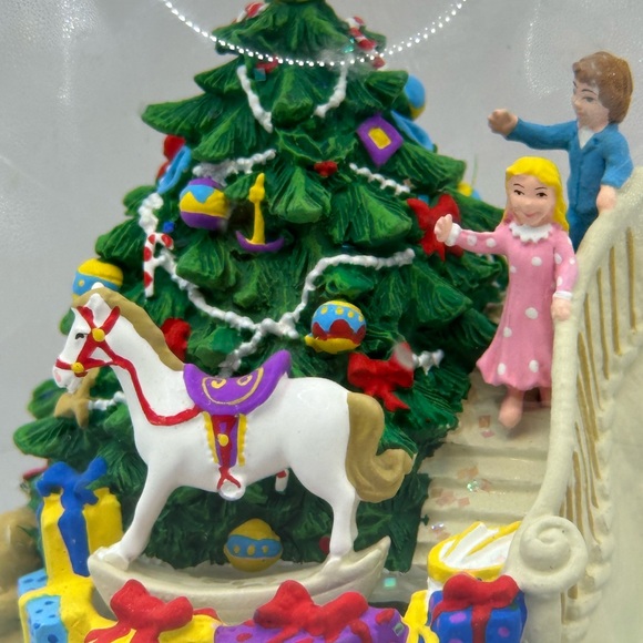 Wallace Christmas Morning Musical Waterglobe Silverplated Gift Snow Globe 6.5” - Picture 3 of 4